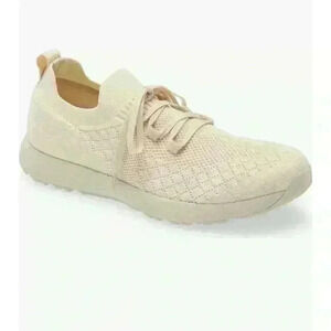 Women’s TRAQ by Alegria Froliq Knit cream sneakers- Size 36
